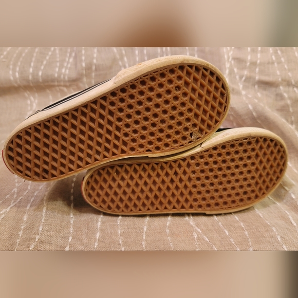 Vans - Picture 4 of 6
